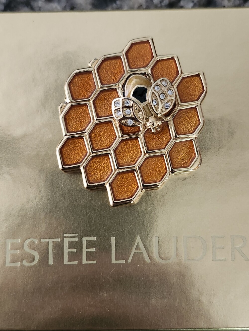 Vtg Rare Estee Lauder Honeycomb With Bee Knowing Solid Perfume Compact Full